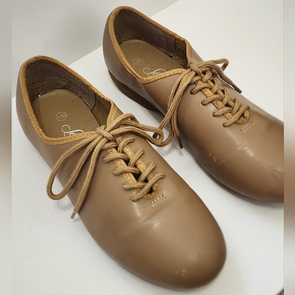 Style Plus Girl's Tan Jazz Shoe, Size 6.5